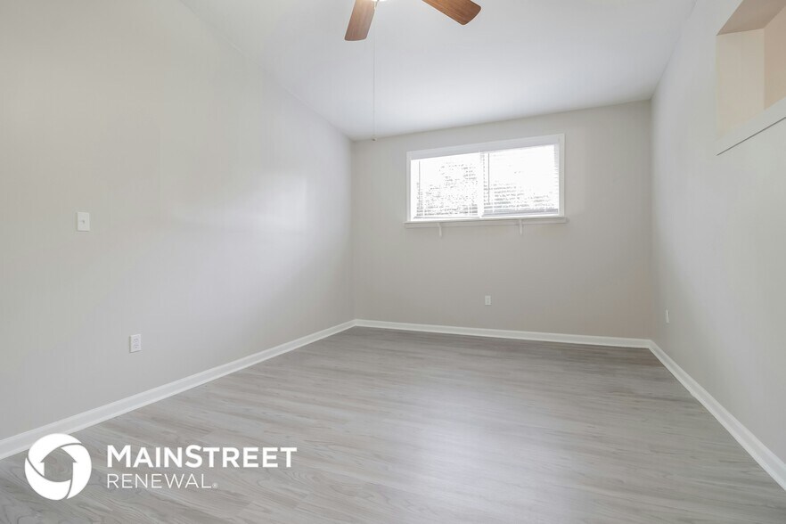 Building Photo - 4304 Kildaire Ave