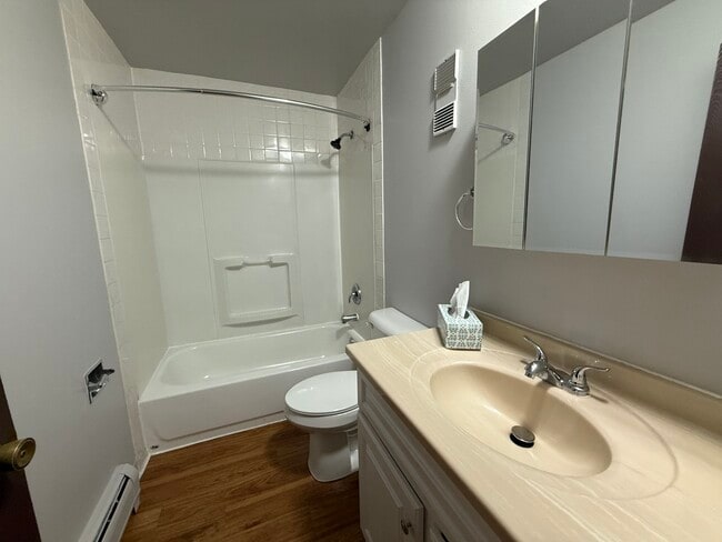 Building Photo - 8238 Woodland Dr