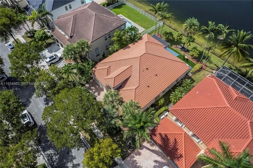 Building Photo - 5046 SW 162nd Ave