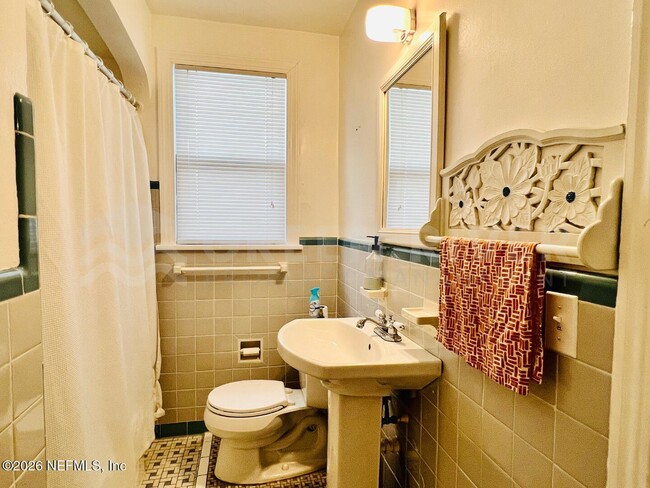 Building Photo - 1503 Parrish Pl