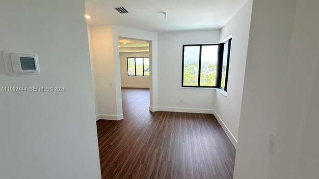 Building Photo - 19708 NE 14th Ave