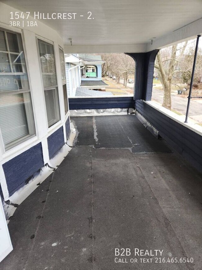 Building Photo - 1547 Hillcrest-2.