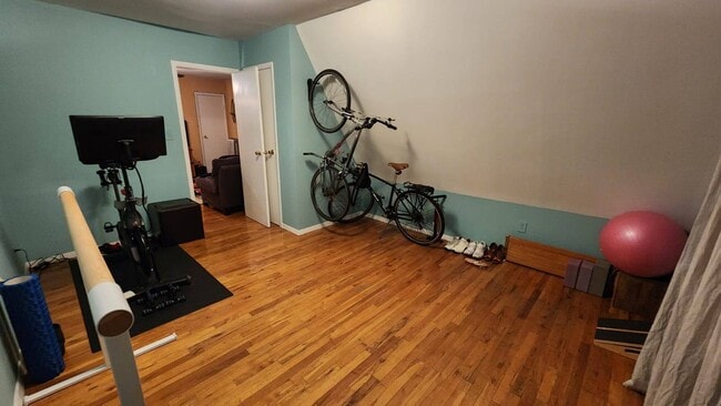 Building Photo - 1870 E 12th St