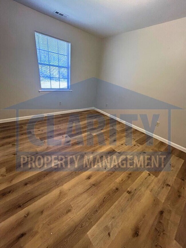 Building Photo - 3014/3016 Blue Springs Rd