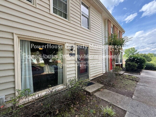 Building Photo - 179 High Creek Dr
