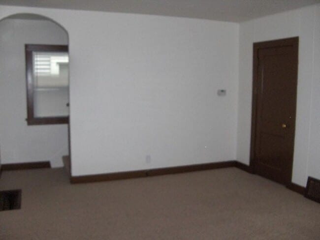 Building Photo - 713 Elmore St