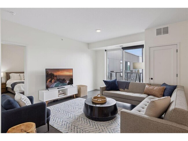 Building Photo - 12610 Ridgedale Dr