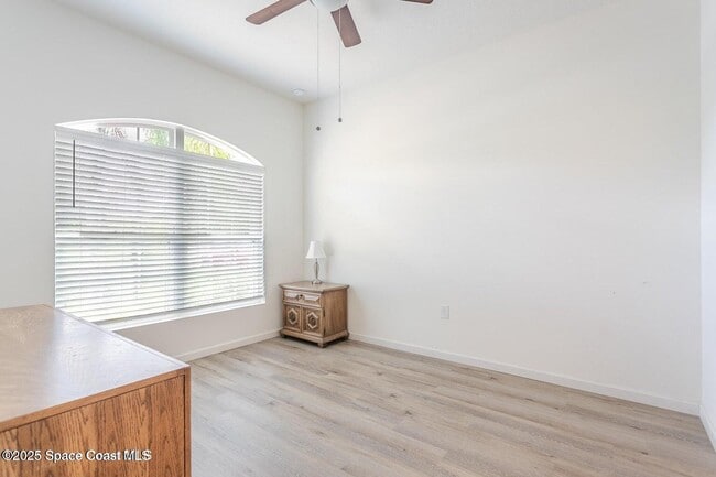 Building Photo - 560 Remington Green Dr SE