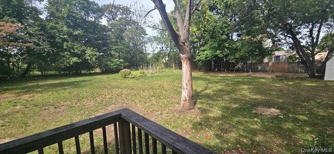 Building Photo - 51 Peconic St
