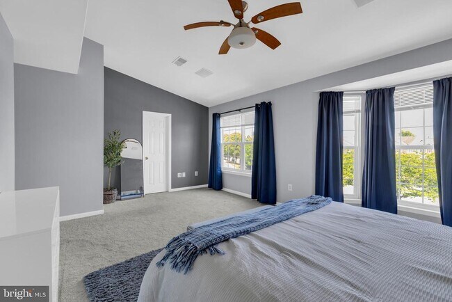 Building Photo - 6802 Dewars Way