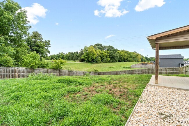 Building Photo - Pet Friendly Four Bedroom!
