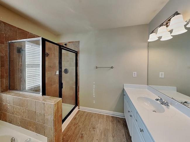 Building Photo - 2095 Somerset Pl SE