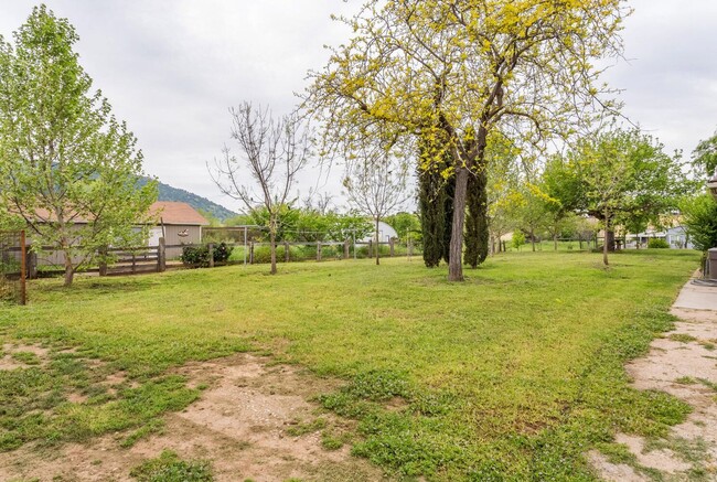 Building Photo - Home on Acreage (horses OK)  for Lease