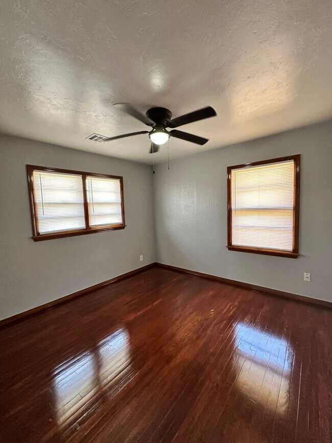 Building Photo - 2638 SW 60th St