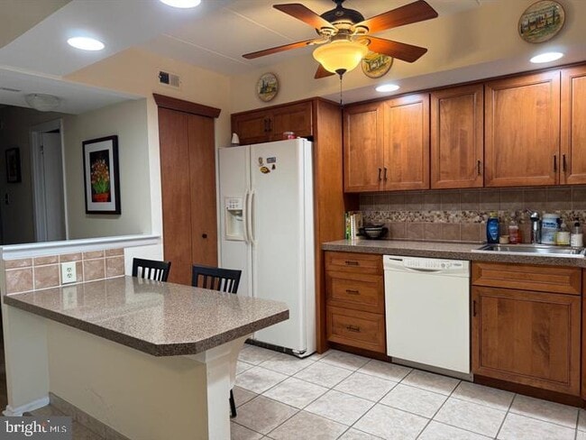 Building Photo - 10201 Bustleton Ave