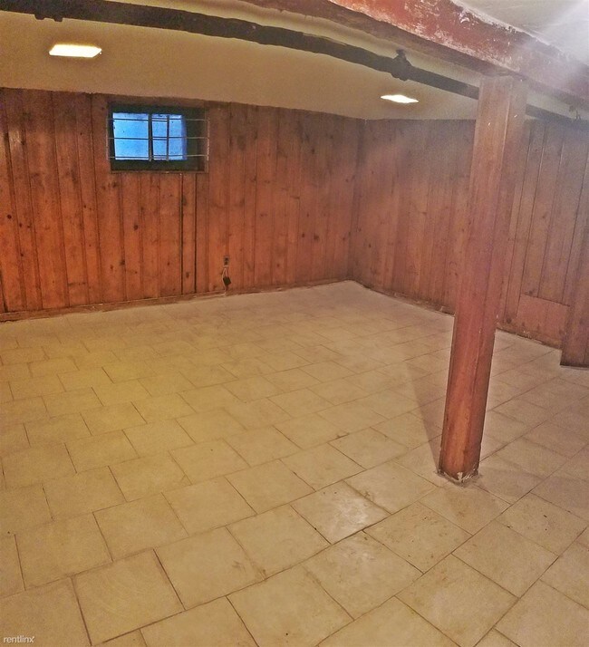 Building Photo - 19 Philip Pl