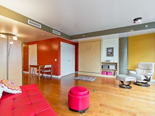 Building Photo - John Ross - 8th floor south waterfront studio w/parking/most utilities/concierge