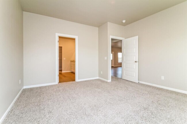 Building Photo - 1705 Ruby Dr