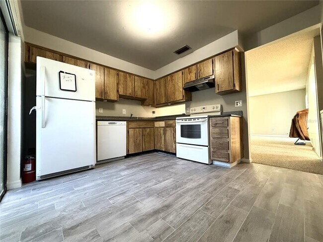 Building Photo - 5006 Parkhill Dr