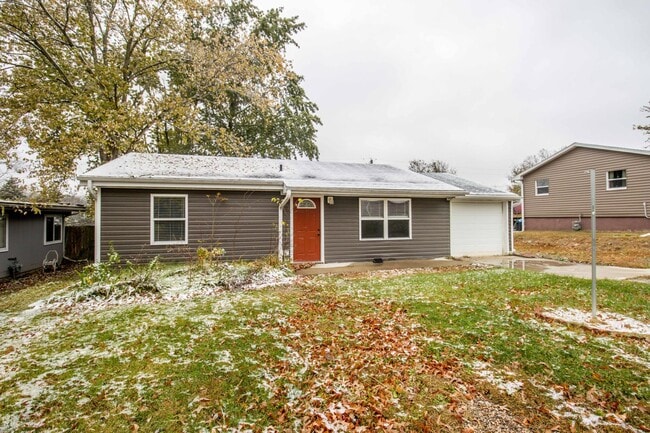 Building Photo - 3 bed, 1 bath home for rent!