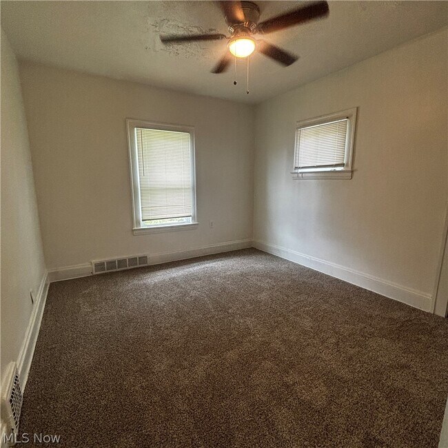 Building Photo - 3736 E 153rd St