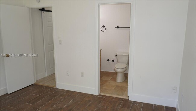 Building Photo - 10722 La Placida Dr