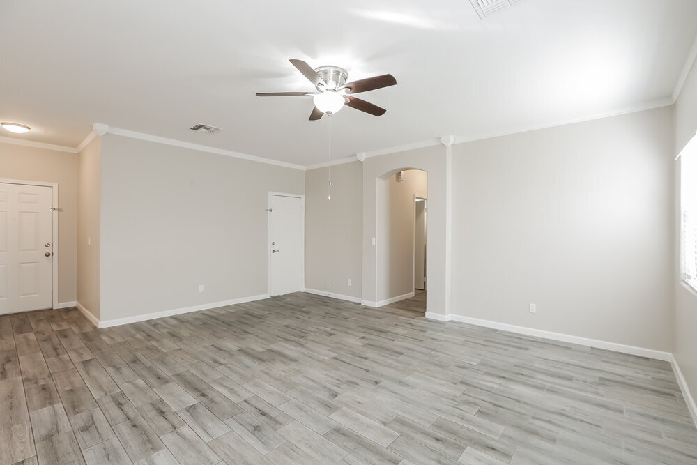 Building Photo - 261 N Valle Verde