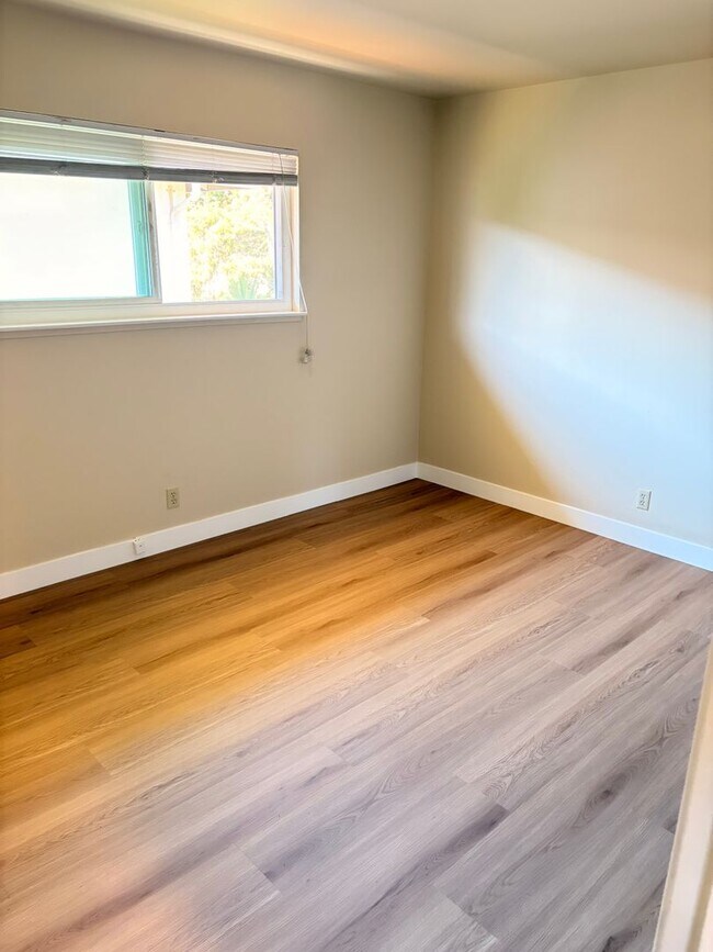 Interior Photo - 654 Kirkland Drive