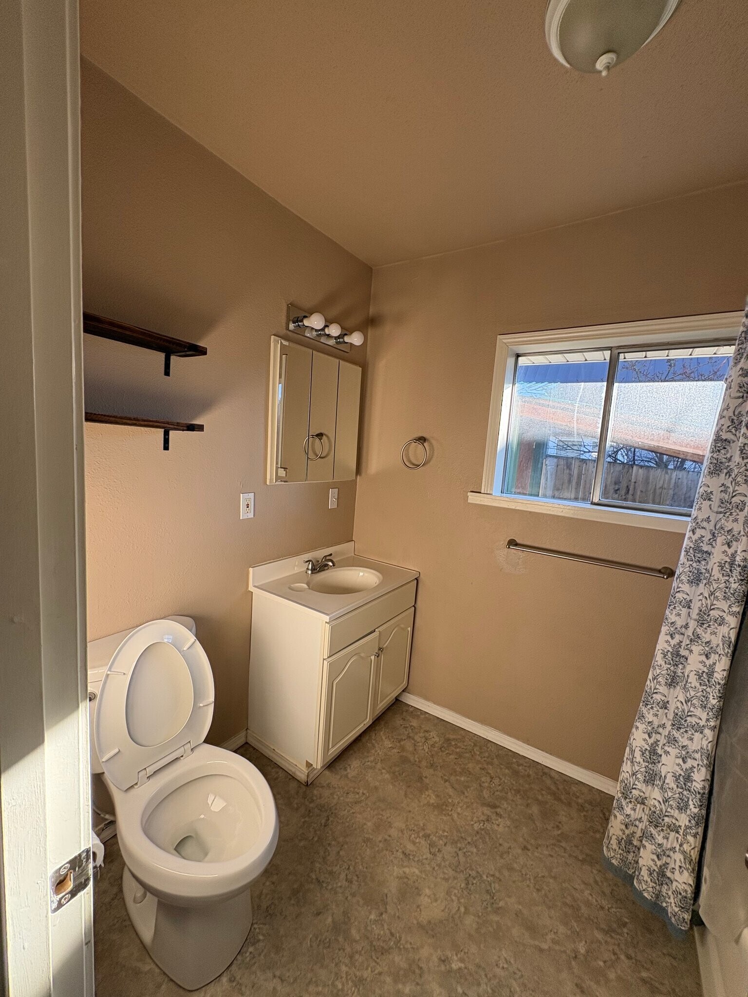 Building Photo - 8041 WA-903