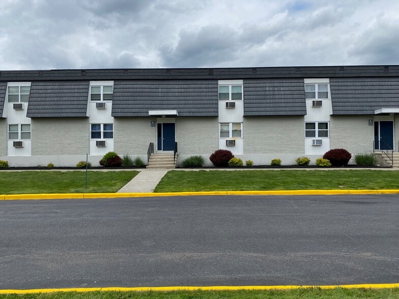 building facade - 12 White Gate Dr
