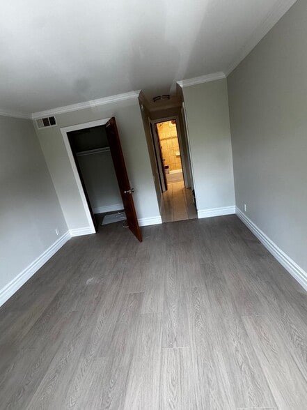 Building Photo - 5460 White Oak Ave