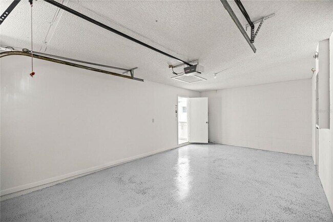 Building Photo - 15121 SW 35th Avenue Rd