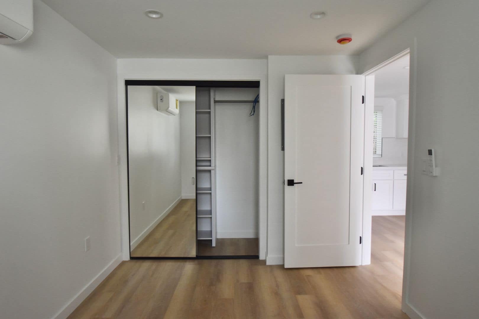 Building Photo - 14830 Dickens St