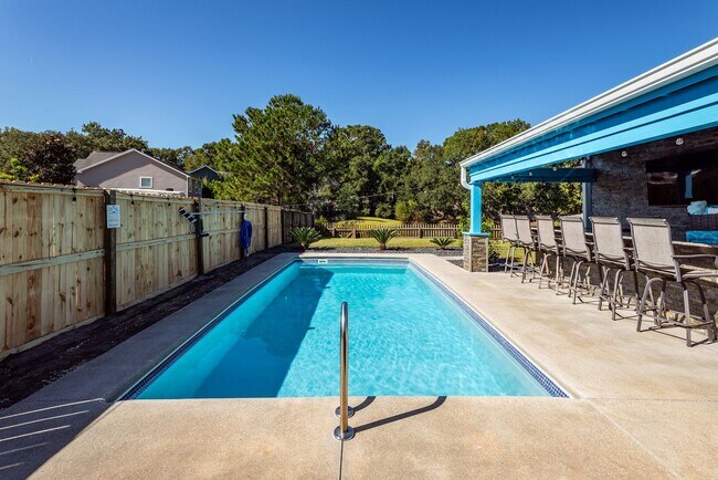 Building Photo - 4 Bedroom, 2.5 Bathroom Home in Brownswood...