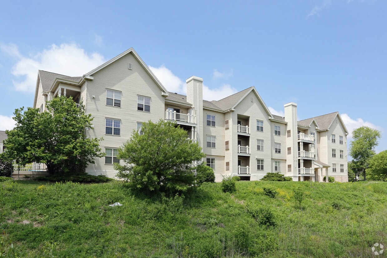 Deer Creek Apartments Middleton
