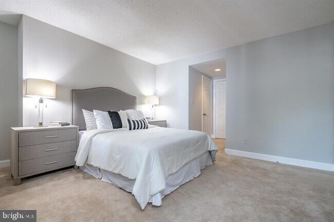 Building Photo - 1080 Wisconsin Ave NW