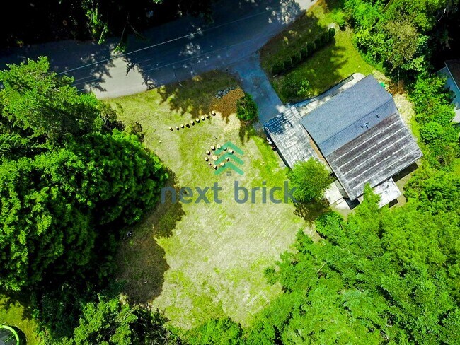 Building Photo - Charming Shoreline Home on a Spacious Lot | A/C & EV Charger | Near Light Rail