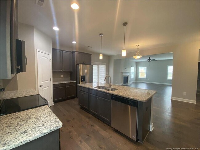 Building Photo - 3028 N Kilchattan Dr