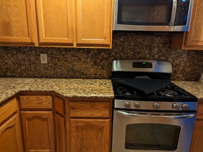 Building Photo - 522 E Lemon Ave