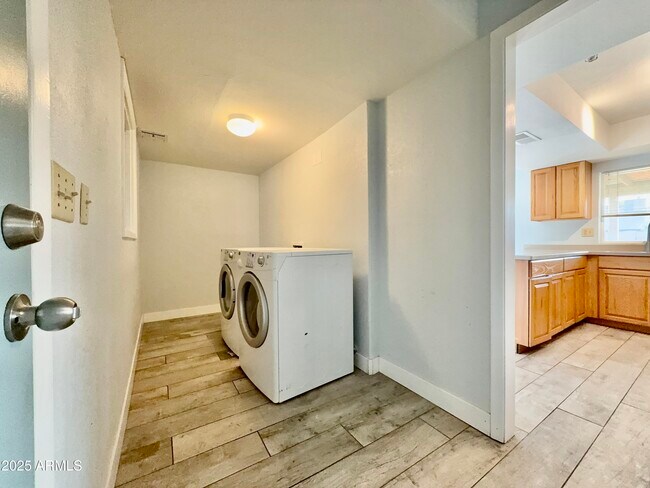 Building Photo - 13410 North 47th Pl