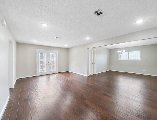 Building Photo - 1202 37th St
