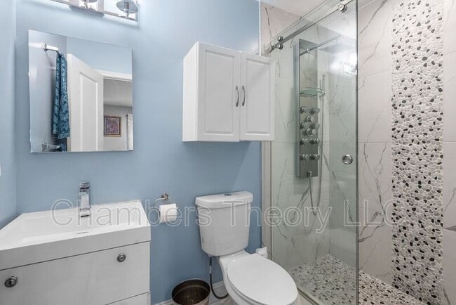 Building Photo - 1275 Oates St NE