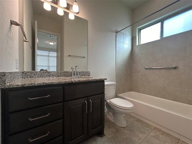 Building Photo - 3005 Zelma Dr