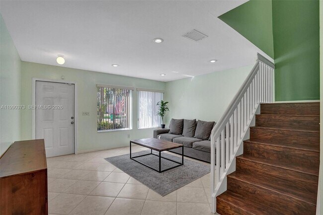 Building Photo - 1726 SW 110th Terrace