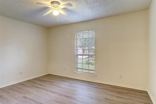 Building Photo - 3913 Sandia Dr