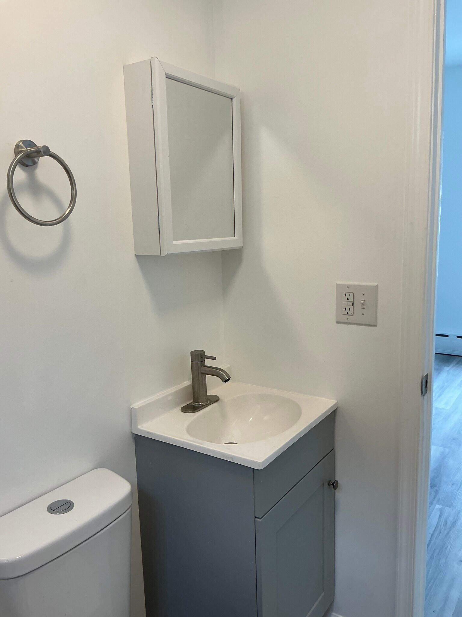 Building Photo - 42 Lanza Ave