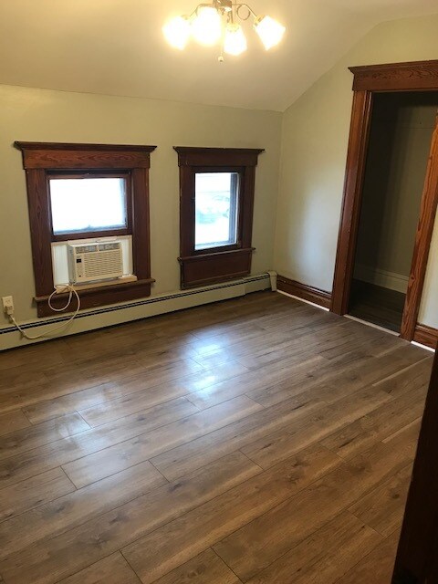 Living Room2 - 423 W Shiawassee St