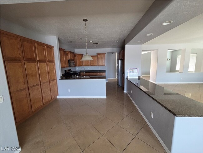 Building Photo - 5635 Criollo Dr