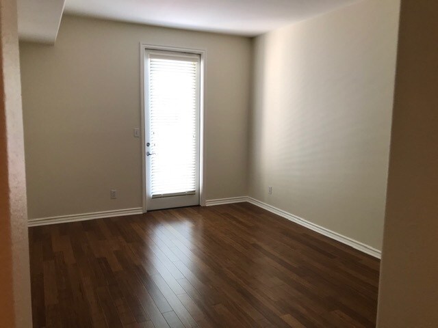 Building Photo - 10715 Camarillo St