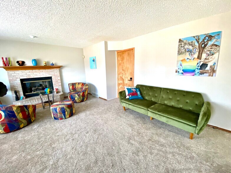 Building Photo - 2130 Silkwood Dr